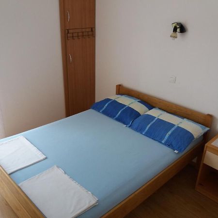 Apartment Alma -near Queen Beach Nin Buitenkant foto