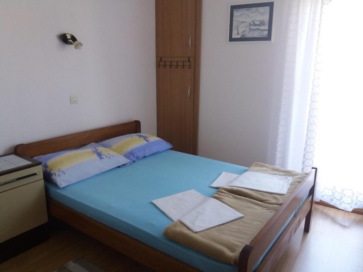 Apartment Alma -near Queen Beach Nin Buitenkant foto